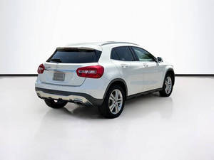 Perfectamente usado 2020 Mer-ce-des-Benz GLA - Product Image 2