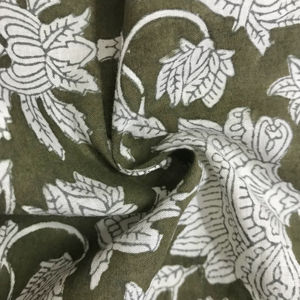 Tela de Algodón Estampada a Mano con Diseño Floral Verde Oliva y Blanco, Textil Artesanal Tradicional Indio - Product Image 1