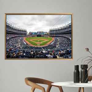 Decoración de lienzo impreso con diseño de béisbol del Yankee Stadium - Póster de Nueva York, 1P: con marco dorado - Product Image 1
