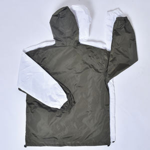 Veste unisexe de logo personnalisé en gros d'usine de haute qualité coupe-vent à capuche avec fermeture éclair veste d'extérieur légère pour hommes femmes - Product Image 2