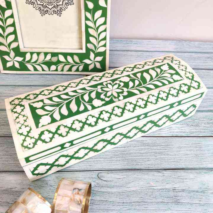 identique à l'image