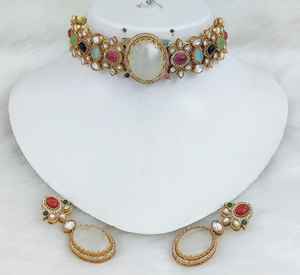 Ensemble de collier ras du cou en laiton Polki inspiré de Sabyasachi, idéal pour les mariages, les tenues de soirée, complète les tenues ethniques et occidentales - Product Image 5