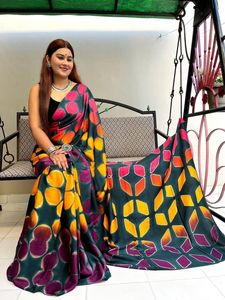 Nueva Colección de Saris Étnicos Suaves de Diseñador con Borde de Estampado Digital Ajrakh y Pallu Rico con Blusa en Contraste - Product Image 4