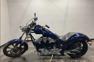 พร้อมขับขี่ปี 2025 รถมอเตอร์ไซค์ครุยเซอร์ฮอนด้า FURY VT1300CX สำหรับขาย - Product Image 3