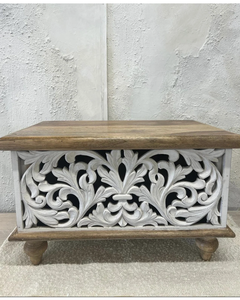 Mini caja de almacenamiento de madera de mango tallado - Product Image 1