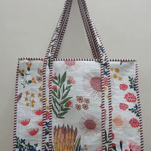 Sacs fourre-tout matelassés en coton imprimé à la main, sacs fourre-tout indiens traditionnels, sacs fourre-tout artisanaux avec impression à la main - Product Image 1