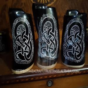 Taza de cuerno para beber vikingo pulida con diseño de dragón para Navidad y el Día del Padre para cerveza, vino, hidromiel, amantes de la cerveza de Faizacraft - Product Image 1