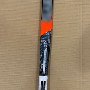 Palos de Hockey sobre Césped de Fibra de Carbono de Alta Calidad con Logotipo y Color Personalizados - Servicios OEM de Marca Privada al Mejor Precio para Uso en Exteriores - Product Image 3
