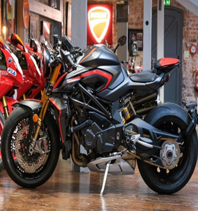 Modèle 3D de moto sportive MV-Agu-stas 2025 Rush 1000, très propre, OEM KE Origin, garantie d'un an disponible - Product Image 5