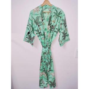 Kimono indio hecho a mano Boho Loungewear Floral de algodón Batas de baño de temporada de primavera con estilo de estampado indio - Product Image 3