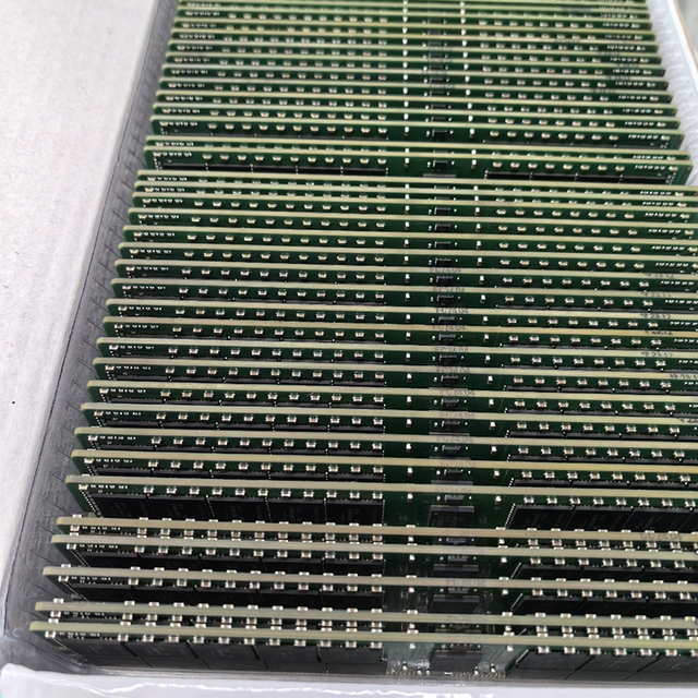 High-Speed Enterprise DRAM 32GB DDR5 4800 Dual Rank Module for 4th Gen Server Compute Platforms for High-Availability Servers
