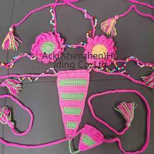 Ensemble de bikini en crochet fait main avec des pampilles et des perles, style tendance pour femmes, maillot de bain de plage - Product Image 3