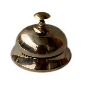 Cloche de bureau artisanale, écologique et durable pour la décoration de table et de comptoir d'hôtel, avec un design moderne en laiton. - Product Image 2