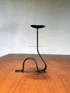 Chandelier en métal forgé bougeoir noir bougeoir en fer forgé de type S bougeoir style serpent cadeau pour la maison - Product Image 4