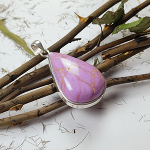 จี้อัญมณีฟอสโฟรีเดอไรต์ทรงหยดน้ำ - Product Image 3