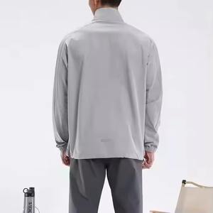 Veste coupe-vent à demi-fermeture éclair avec logo personnalisé pour hommes vêtements de sport légers pour la course à pied vêtements d'entraînement pour hommes - Product Image 5