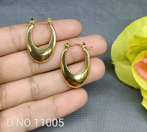 Pendientes Antiguos con Tachuelas y Parte Superior Dorada, SKU 11005 - Product Image 3