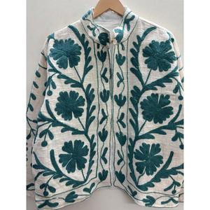 Chaqueta de Algodón Bordada a Mano con Diseño Floral, Cuello Mandarín, Manga Larga, Color Verde Azulado, Diseño de Jardín, Color Marfil, Transpirable, para Primavera - Product Image 1