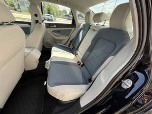 MEJOR USADO 2025 V-L-K-S-S-W-A-G-E-N J-E-T-T-A-A SE SEDÁN FWD - Product Image 6