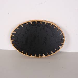 Plateau de service ovale en nacre et rotin fait main, durable, design mosaïque neutre pour cuisine et table à manger - Product Image 4