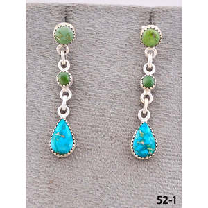 Pendientes Colgantes de Plata de Ley y Turquesa Estilo Suroeste con Diseño de Valle Esmeralda Inspirado en Patrón de Gota de Agua - Product Image 2