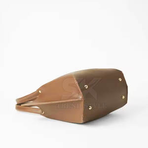 Sac fourre-tout en cuir de haute qualité personnalisé, imperméable, vente en ligne, prix bas, sac fourre-tout en cuir très vendu - Product Image 2