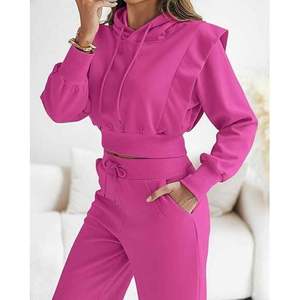Conjunto Deportivo de Mujer, Sudadera Corta y Pantalones Anchos de Felpa de Algodón, Personalizable con Etiqueta Privada OEM Trackstar - Product Image 4