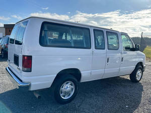 รถตู้โดยสารมือสอง ฟอร์ด อี-ซีรีส์ อี-350 เอสดี เอ็กซ์แอลที 3 ประตู ปี 2013 เบาะหนัง พวงมาลัยซ้าย กล้องมองหลัง ยูโร 3 หลังคาซันรูฟ - Product Image 5