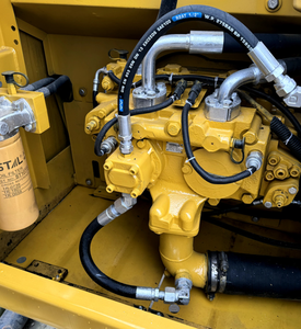 เครื่องจักรมือสองรถขุด20TON 320สำหรับแมวใช้ในอเมริกาสภาพดี - Product Image 3