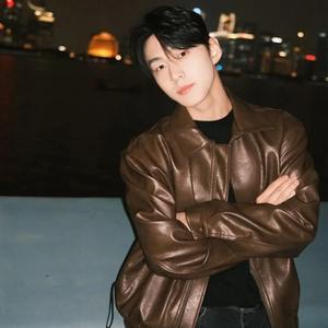 Logotipo personalizado Streetwear de alta calidad Chenille bordado Invierno Polar cuero Bomber Letterman béisbol Varsity chaqueta para hombres - Product Image 4