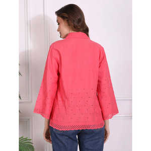 Camisa Vintage de Verano en Algodón Verde con Detalles Schiffli, Mangas Acampanadas y Tinte Liso para un Look Femenino y Fresco - Product Image 3