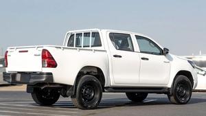 2025 Toyota Hilux DC 2-4D MT 4x4 AWD Transmission manuelle Diesel Pick-up - Product Image 3