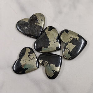 El mejor patrón Apache Gold Hearts Semipreciosa Pirita Piedras preciosas Corazones Apache Pyrite Hearts - Product Image 3