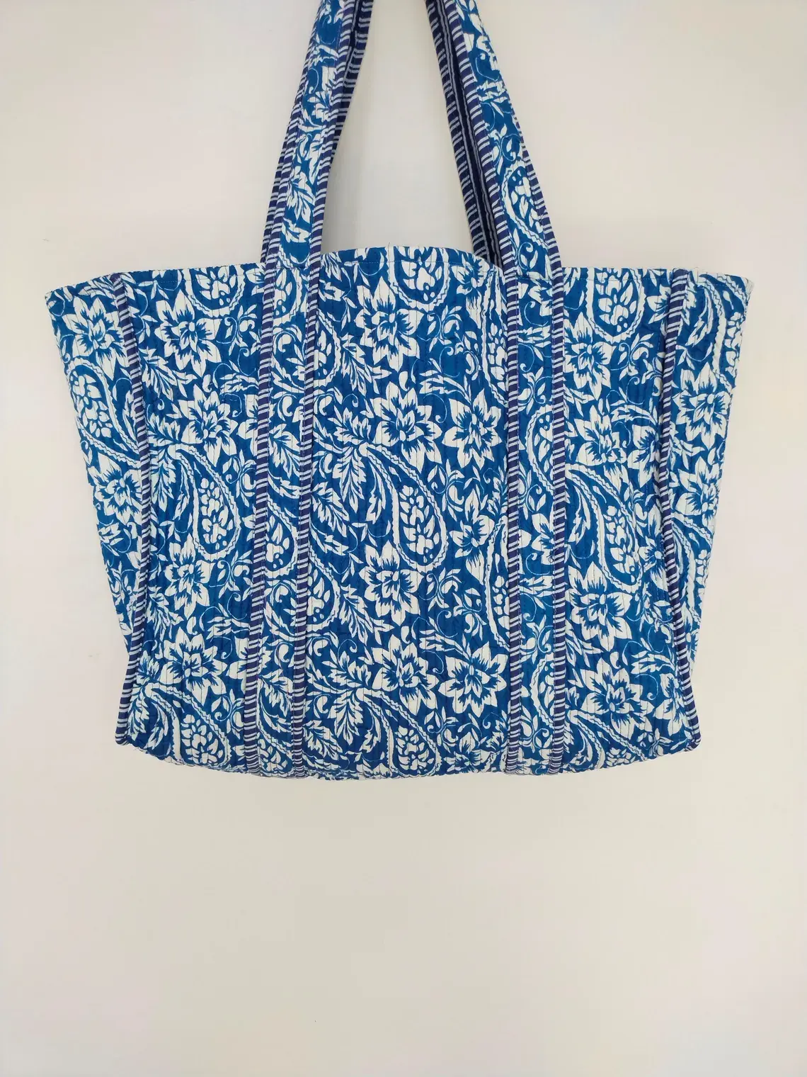 สีฟ้าเที่ยงคืน