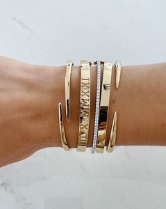 Lujosa pulsera abierta de oro sólido de 14K, brazalete minimalista ajustable para uso diario o regalo, pulsera apilable elegante - Product Image 5