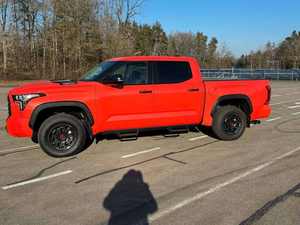 GRAN OFERTA: Camioneta Toyota Tundra TRD Pro Doble Cabina Usada con Transmisión Automática - Product Image 3