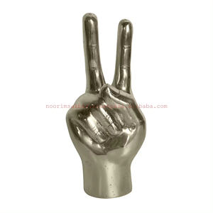 Vitrine en métal de style européen Solidarité Poing Figurine Sculpture pour décor de table-Pièce maîtresse décorative en métal - Product Image 3