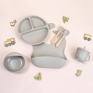 Lot <span class=keywords><strong>de</strong></span> 4 assiettes bébé en silicone avec ventouses, qualité alimentaire, pour l'alimentation des tout-petits et des enfants, vente en gros - Product Image 6