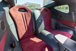Lexus LC 500 2018 Usado en Buen Estado, Paquete Deportivo con Techo de Carbono, Motor V8 de 5.0 Litros, Interior Rojo R-ioja - Product Image 5