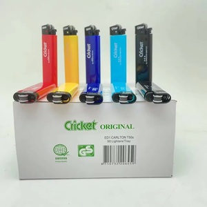 Briquets coupe-vent pour export avec flamme réglable, combustible longue durée et design élégant pour les ventes internationales - Product Image 3
