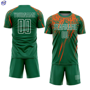 Nouvelle arrivée d'uniformes d'équipe de football respirants Conception OEM fabriquée en usine Nom de l'équipe personnalisable pour les ensembles de la saison d'hiver - Product Image 1