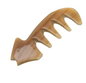 Masseur facial en corne de buffle, planche Gua Sha pour le lifting du visage et le grattage - Product Image 1