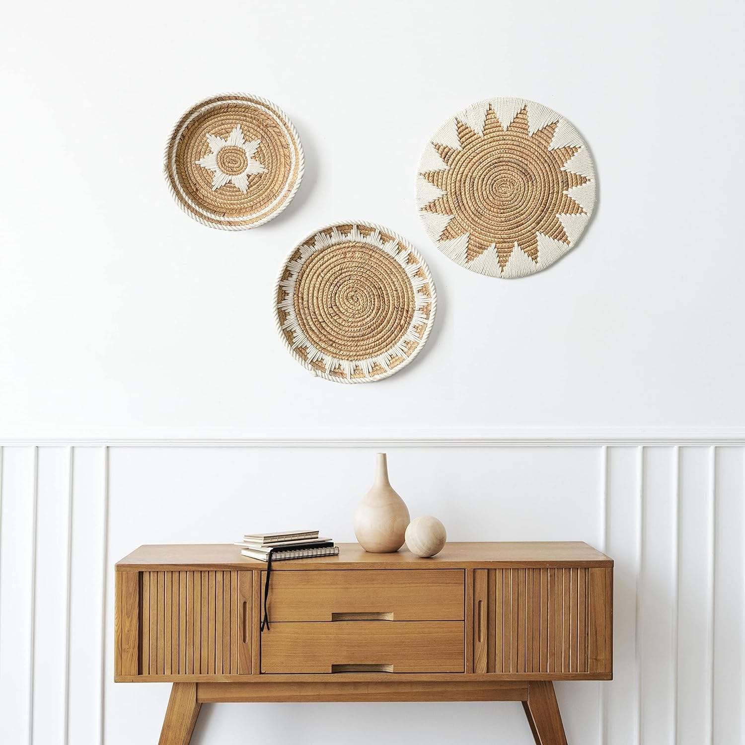 สีขาวและเป็นธรรมชาติ