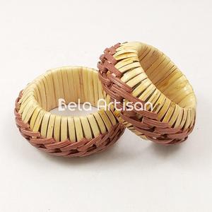 Anneaux de serviette de canne et de rotin pour fournisseurs de vaisselle rustique en vrac anneaux de serviette de bougainvillier en laiton élégants pour les planificateurs d'événements - Product Image 5