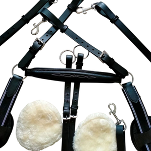 Équipement équestre ADIBA OVERSEAS, peignoir en cuir de haute qualité teint au tambour, surpiqûres fantaisie, rembourrage en peau de mouton, 5 points - Product Image 4