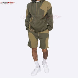 Ensemble sweat à capuche et short pour homme en tissu premium, finition soignée pour un usage polyvalent en hiver, ensemble personnalisable en deux pièces - Product Image 1