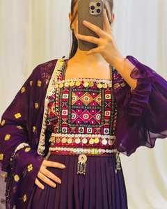 Elegante vestido de Mujer Afgana tradicional modesto hasta el suelo con cinturón bordado intrincado plisado ajuste cómodo - Product Image 2