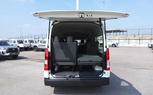 Toyota Hiace HIGH ROOF TOIT HAUT Minibus & Bus d'occasion 2022, 0 à 16 places, essence 3.5L, boîte manuelle - Product Image 5