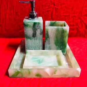 Ensemble de salle de bain contemporain en résine accessoires de vanité élégants porte-savon porte-brosse à dents plateau de gobelet élégant fait à la main - Product Image 5