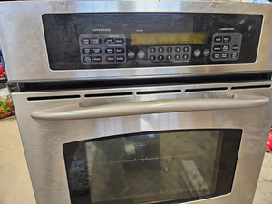 Horno Eléctrico Empotrable de Convección de Doble Pared G-E de 27 Pulgadas - Product Image 2